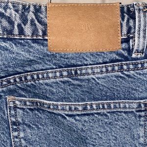 Never worn zara jeans. Perfect condition.